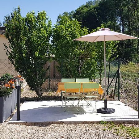 Agreable Petite Maison Proche Joigny Chamvres Bagian luar foto