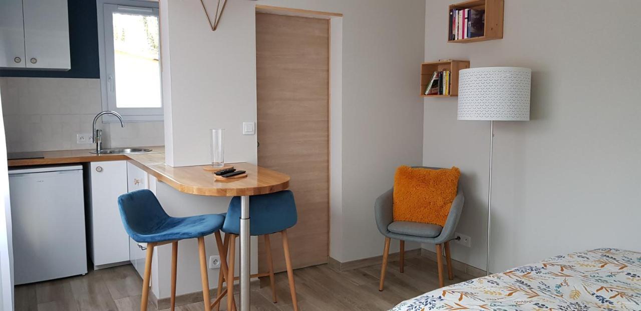 Agreable Petite Maison Proche Joigny Chamvres Bagian luar foto