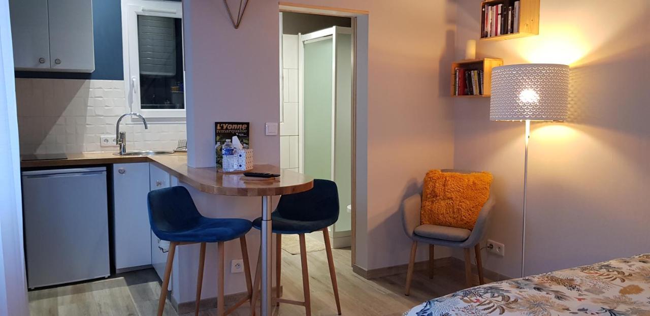 Agreable Petite Maison Proche Joigny Chamvres Bagian luar foto