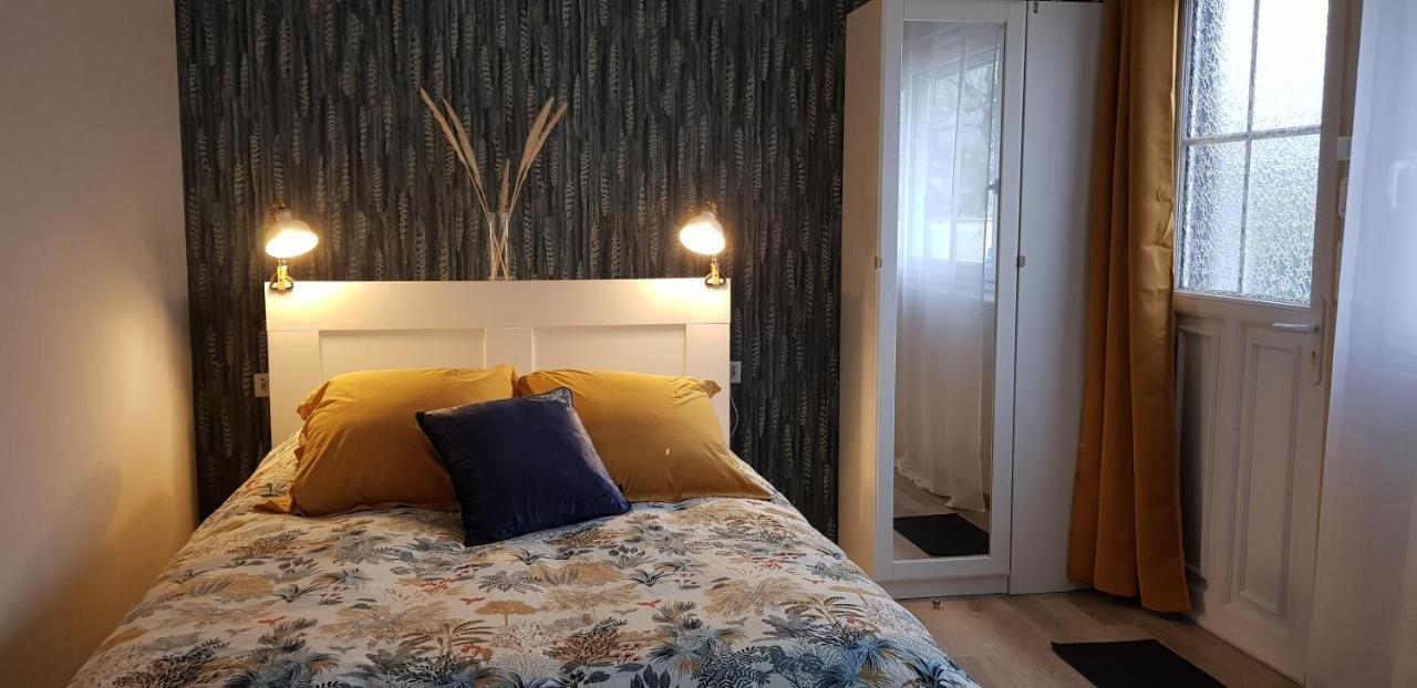 Agreable Petite Maison Proche Joigny Chamvres Bagian luar foto