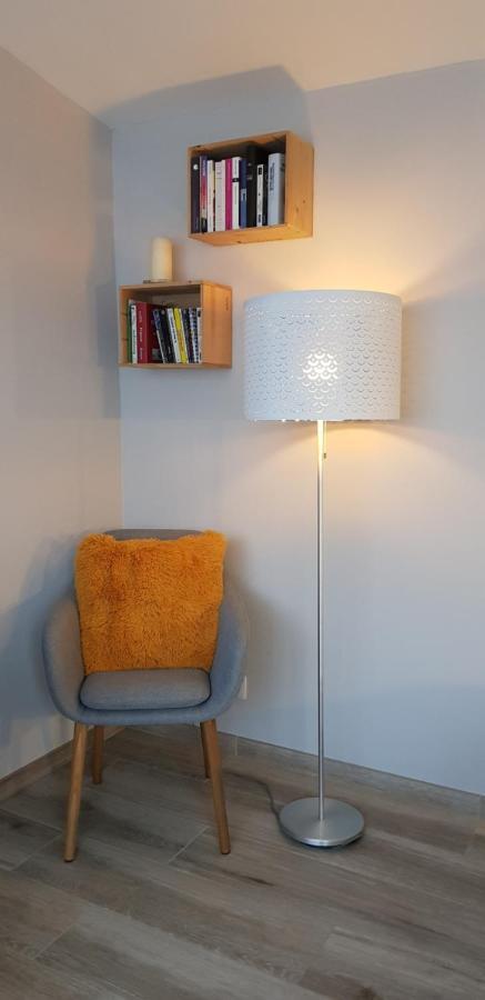 Agreable Petite Maison Proche Joigny Chamvres Bagian luar foto