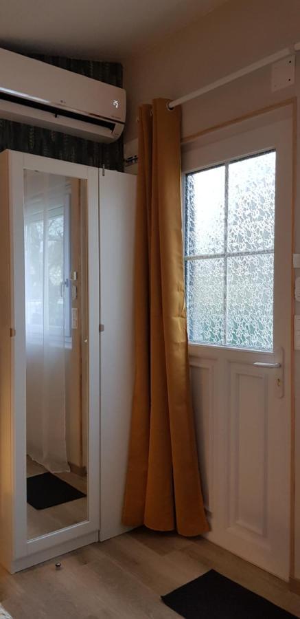 Agreable Petite Maison Proche Joigny Chamvres Bagian luar foto
